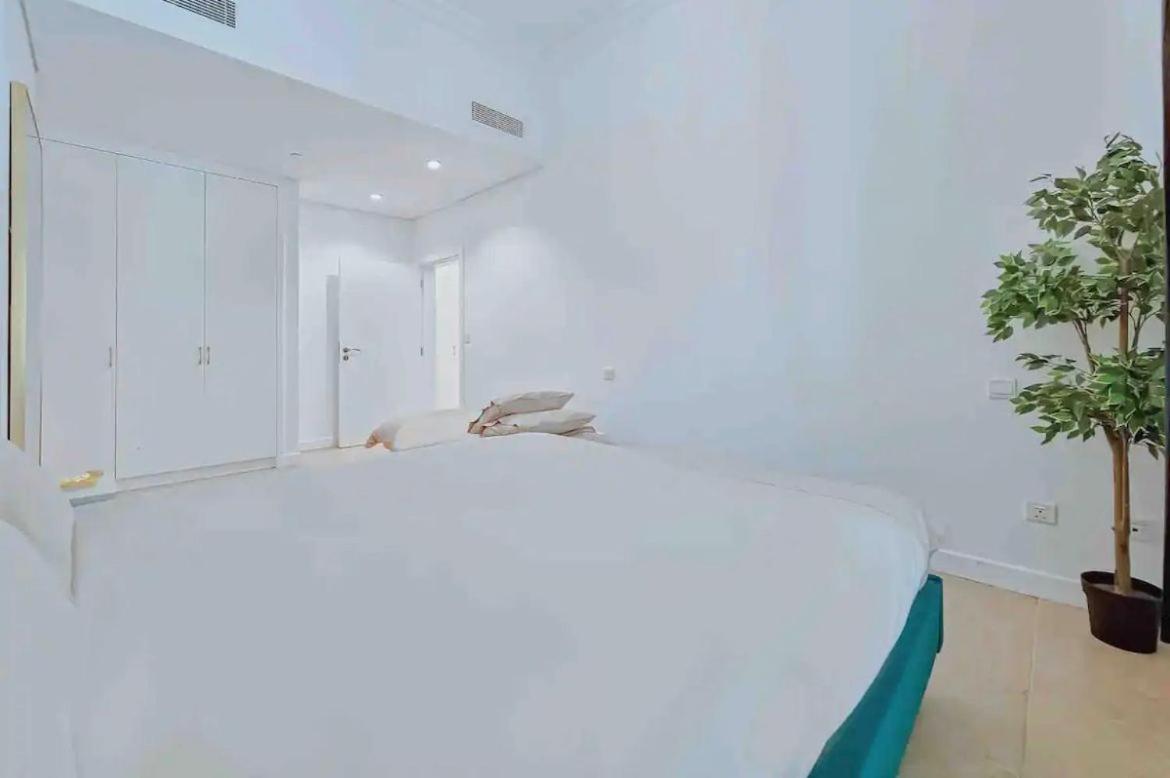 1-bedroom In Palm Jumeirah W/ Amazing Water View *